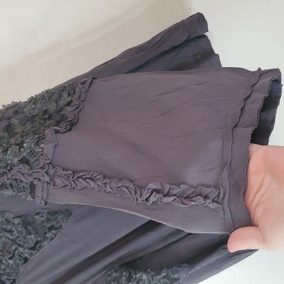 POL Grey BoHo Lace Bellsleeve Top Size Large Soft Stretchy V-Neck Whimsigoth - Picture 3 of 11